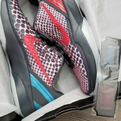 Kobe 6 Hollywood 3D GS Sz 7Y BRAND NEW Last Pair