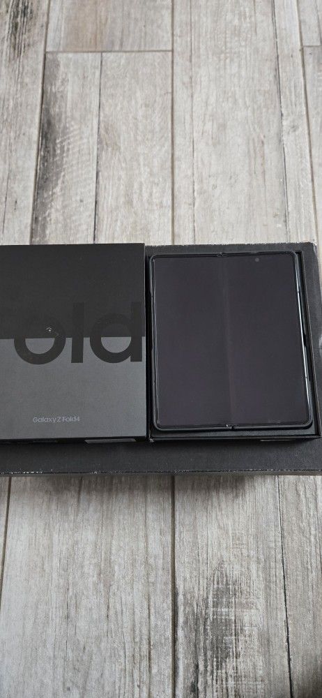 Galaxy Z Fold 4 512 Gig( Unlocked )