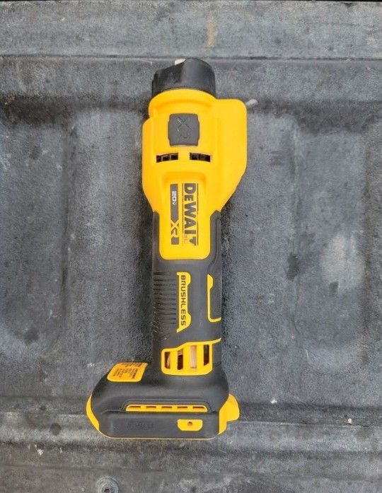 DEWALT 20V XR BRUSHLESS CUT-OUT TOOL