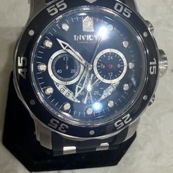 The Invicta Men's Pro Diver Chronograph Watch (Model 40476) 