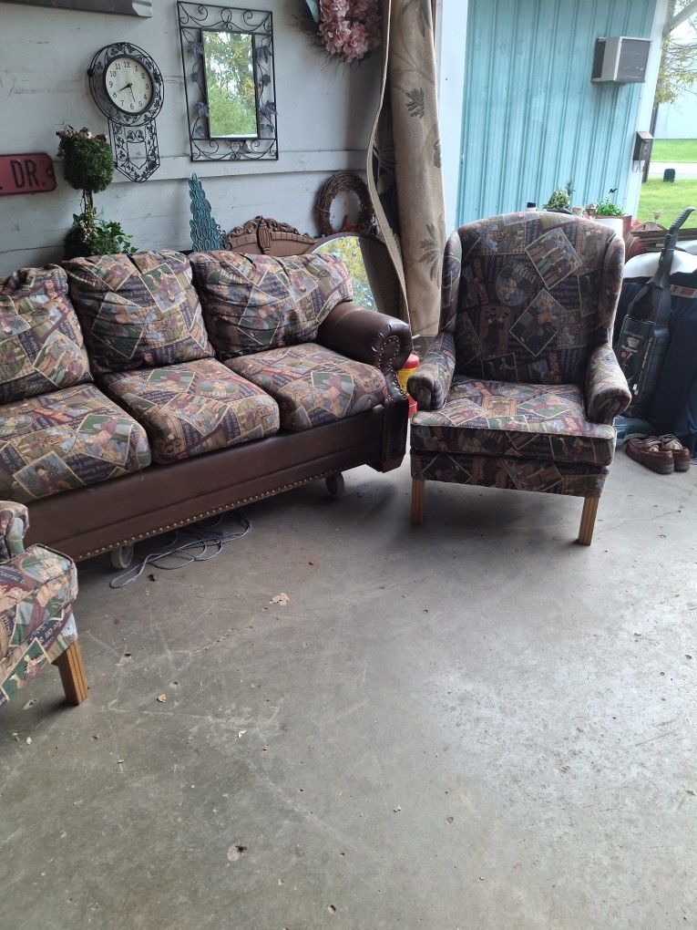 Quality Golf Pattern Sofa Couch With Matching Wimg Chaors With Leather