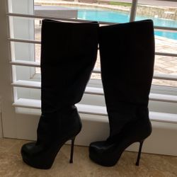 Yves Saint Laurent Boots 