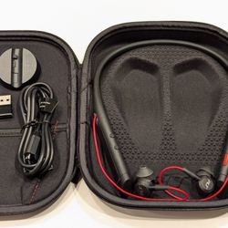 Poly Voyager 6200 UC Active Noise Canceling

(ANC) Professional Bluetooth Dual-Ear

(Stereo) Earbuds Neckband Headset