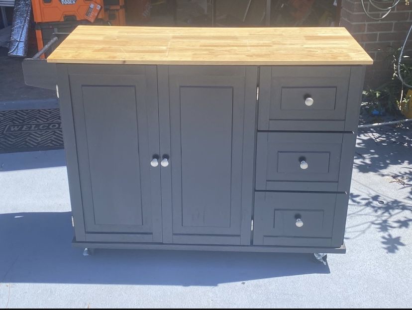 Island With Drawers And Wheels Excellent Condition