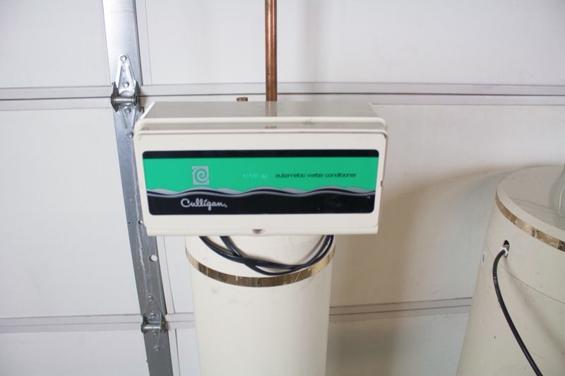 Culligan mark 89 automatic water conditioner softener with brine tank