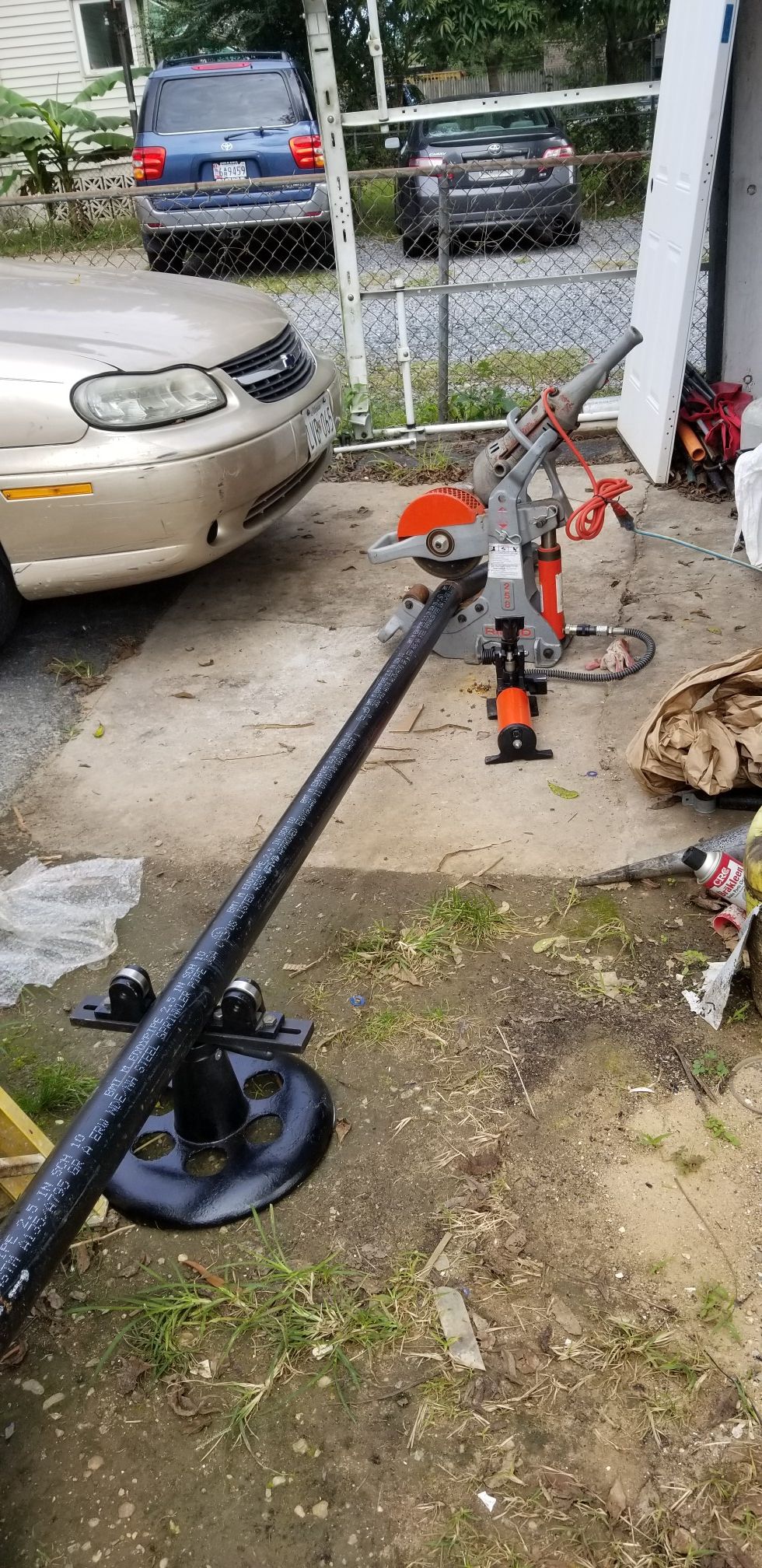 Rigid hydraulic pipe Cutters