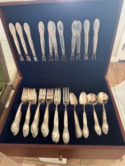 Silverplated Flatware- Large Set Oneida Silversmiths brand- 185 Pcs
