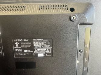 INSIGNIA TV smart flat screen MUST GO