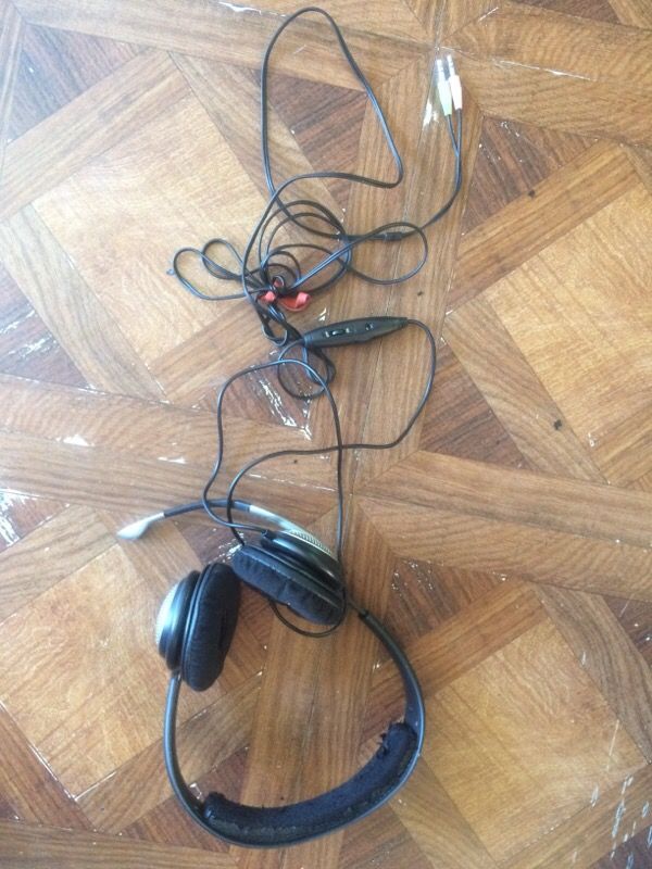 Senheiser headphones with mic