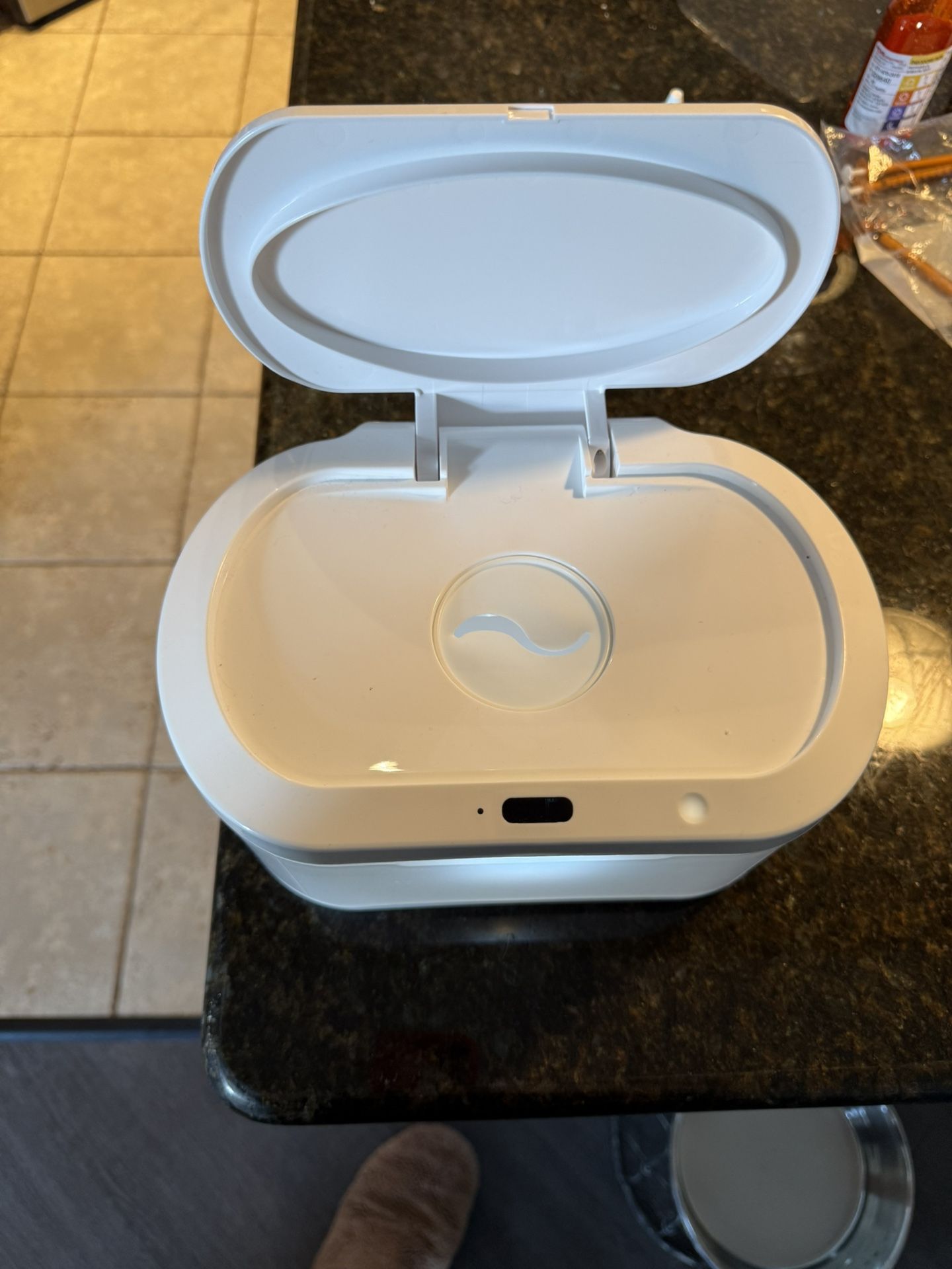Munchkin Touch free Baby Wipe Warmer With Nightlight