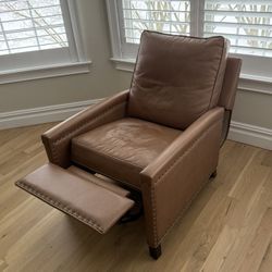 Manual Recliner (Pottery Barn) — Like New!