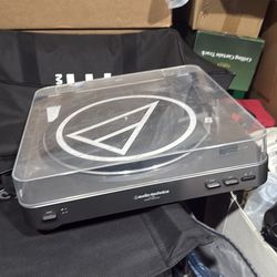 Fully Automatic Belt-Drive Stereo Turntable AT-LP60