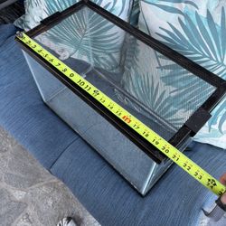 Fish Or Reptile Tank With Lid