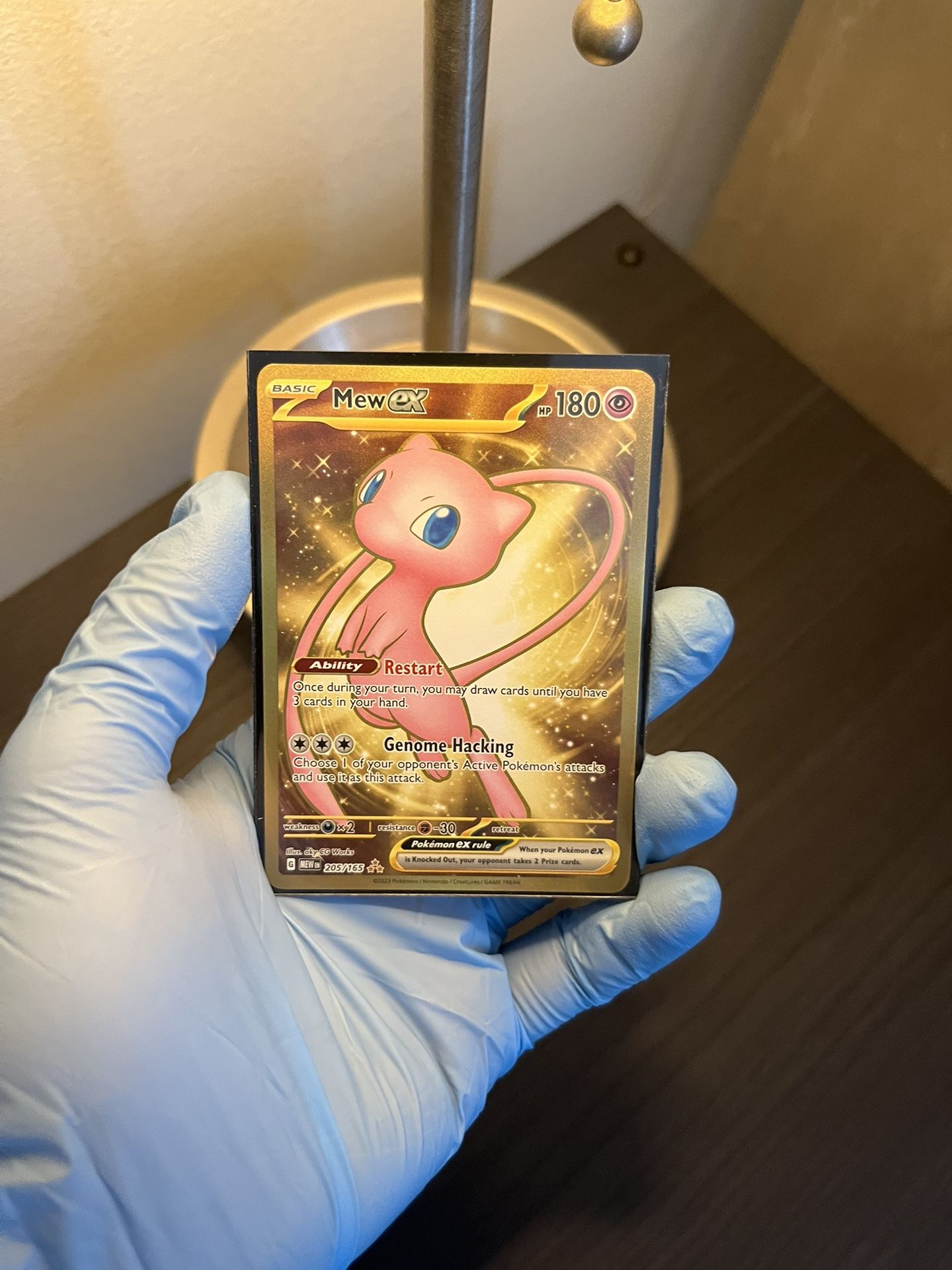 Mew ex 205/165 Sv: Scarlet & Violet 151 Holo