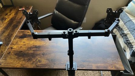 Dual monitor mount