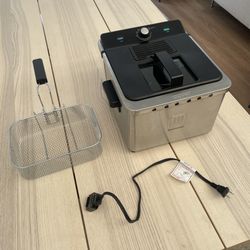 Toastmaster TM-168DF Deep Fryer, 4 Liter, Stainless Steel/Black