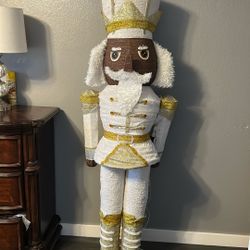 White And Gold 530 Gold Nutcracker