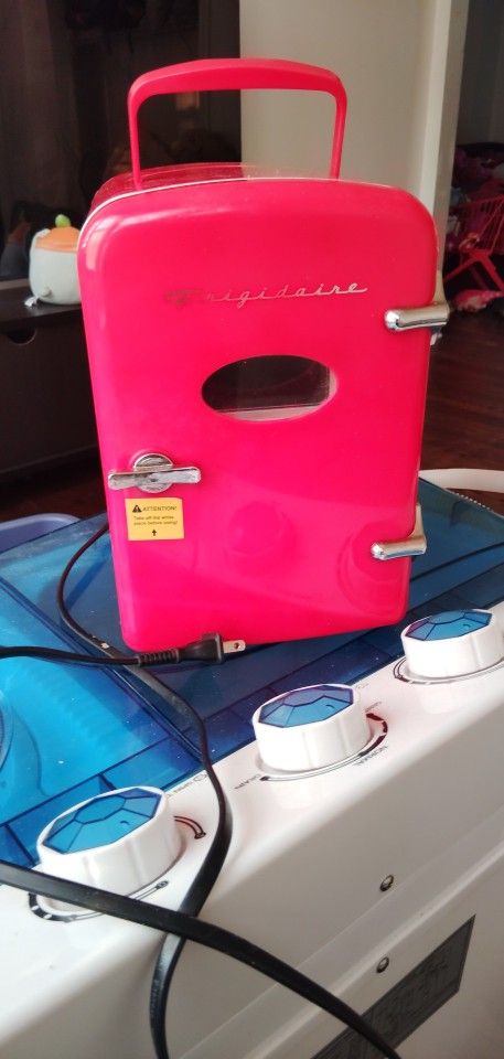 Mini Fridge 