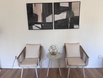 2 Accent chairs and middle table