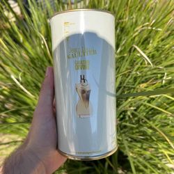 Men’s cologne / Women’s perfume