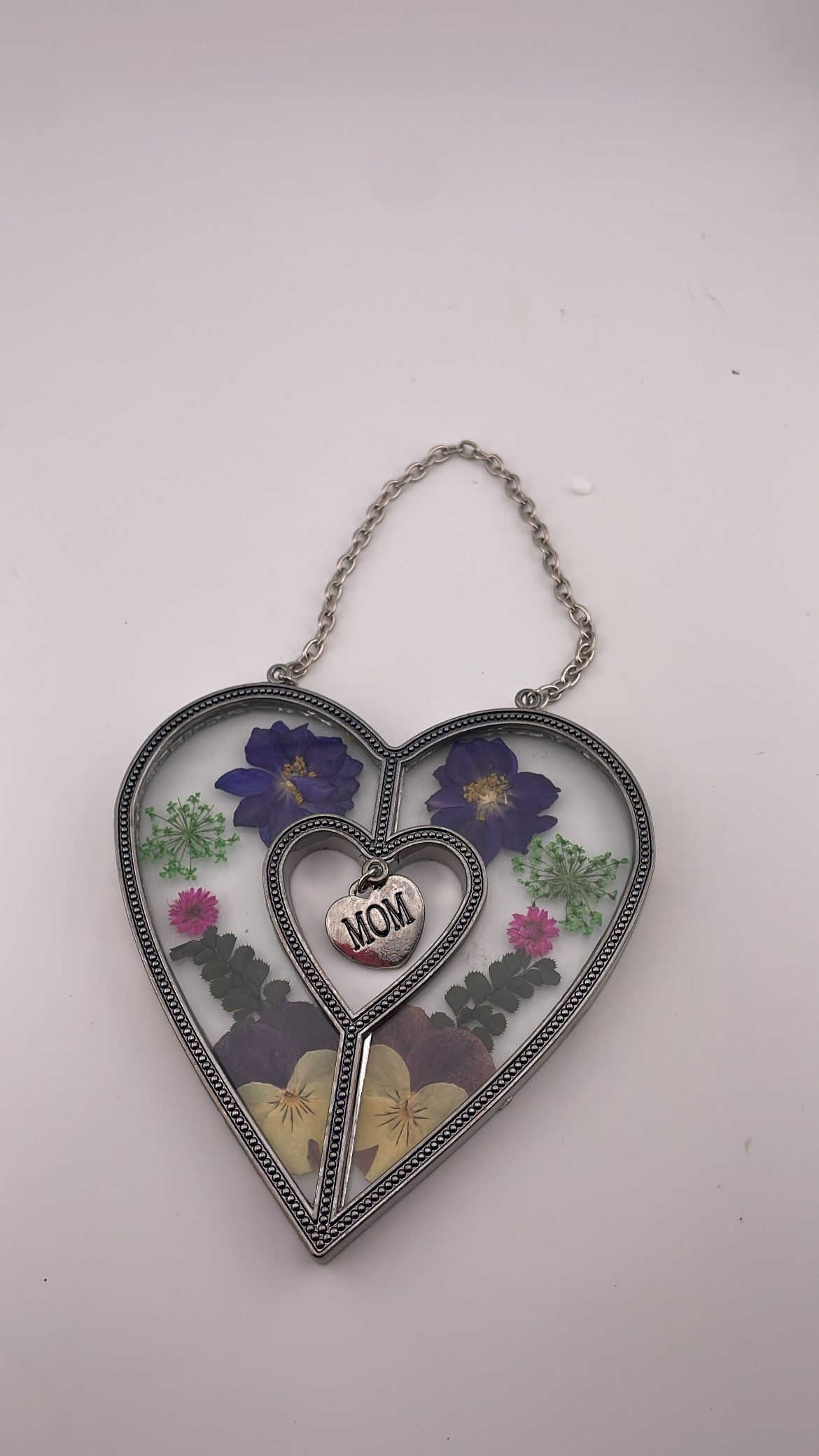 Mom Heart Suncatcher Pressed Flowers with a Hanging 'Mom ' Charm