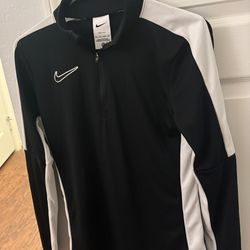 Nike Women’s DRI-FIT Long Sleeve Shirt