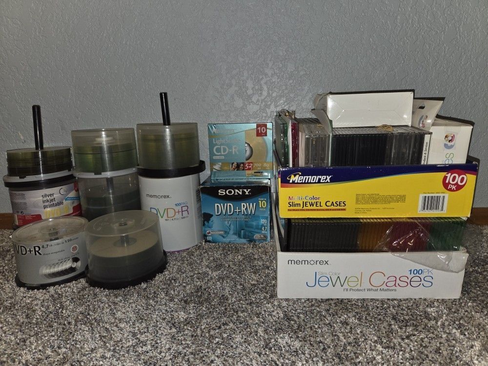 Over 500 NEW recordable DVDr & CDr and over 500 Jewel Cases & Sleeves