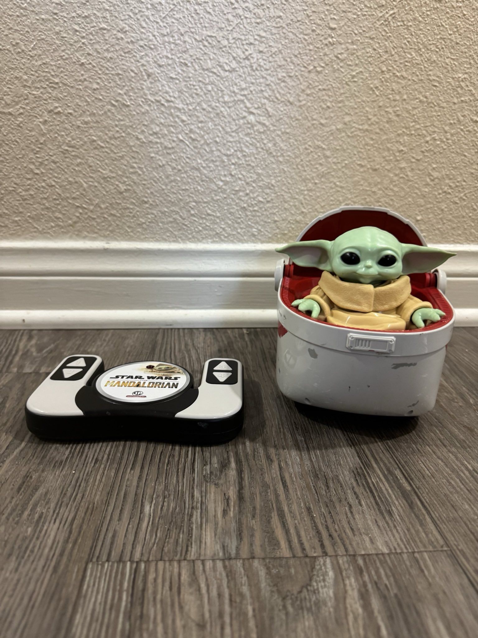 Star Wars Mandalorian Grogu RC Hovering Pram