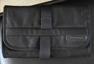 Briggs & Riley baseline compact toiletry kit