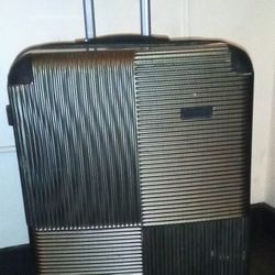 Kenneth Cole Rolling Suitcase