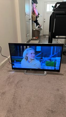 VIZIO 32” Smart TV
