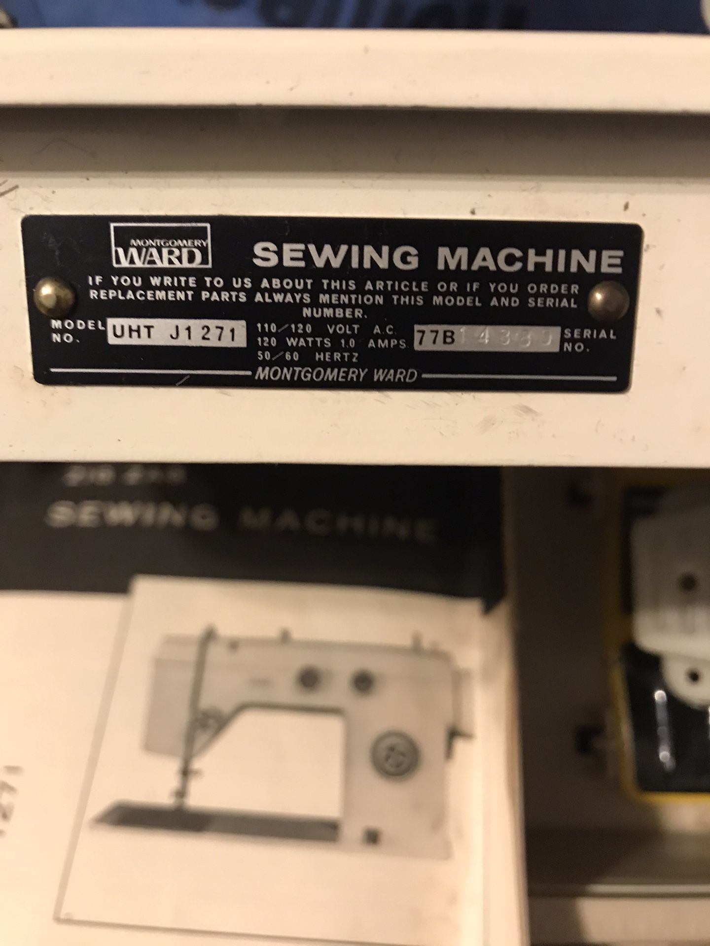 Montgomery Ward 1960's Vintage Sewing machine - www.ice4pros.com.br