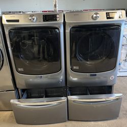 Maytag Washer & Dryer Set with Pedestals 