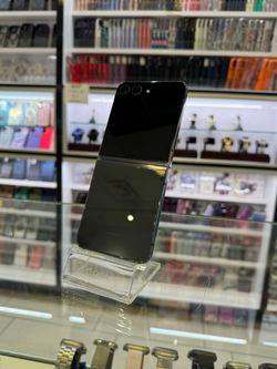 Samsung ZFlip 5 256GB Parts Only