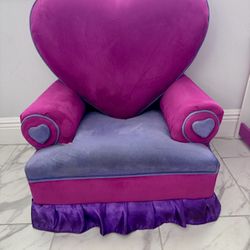 TODDLER PRINCESS HEART SHAPED UPHOLSTERED CHAIR