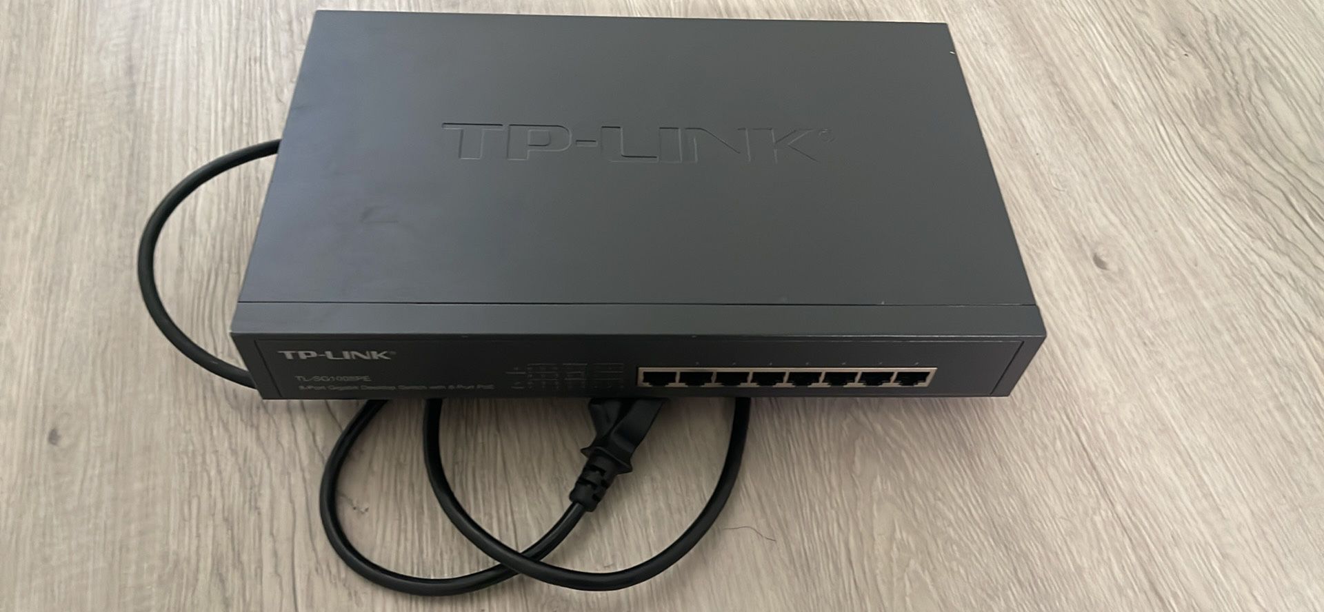 TP-Link 8-Port Gigabit Desktop/Rackmount Switch with 8-Port PoE+ (TL-SG1008PE)