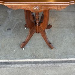 Antique Early 20 Th Century Parlor Table. 1920-40s   Entryway Or Hall Piece 