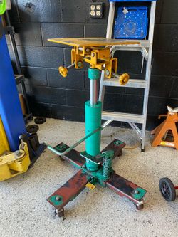 Transmission jack