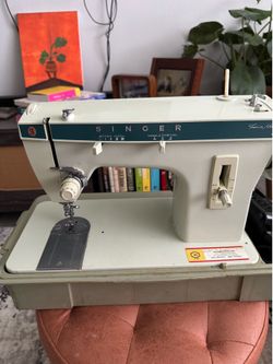 Vintage SINGER Sewing Machine