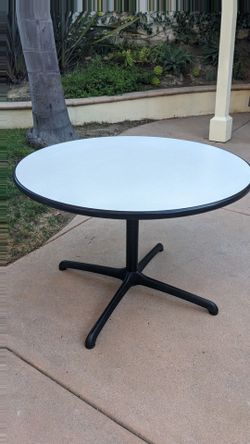 Round Table