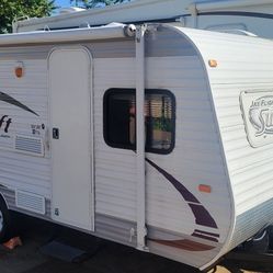 2014 JAYCO TRAVEL TRAILER...... BUNK BEDS .....2700 Pounds Empty 