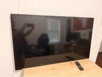 50” Insignia TV