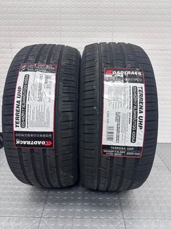 Set of 2 used tires Roadtrack 225/45/17