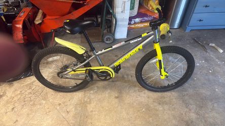 Diamondback Venom kids bike