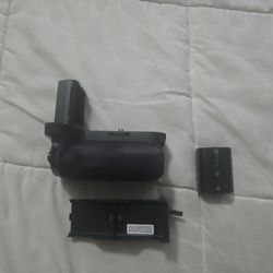 Meike MK-A7R IV Professional Vertical Battery Grip for Sony A7R IV A9II A7IV A7SIII Cameras
