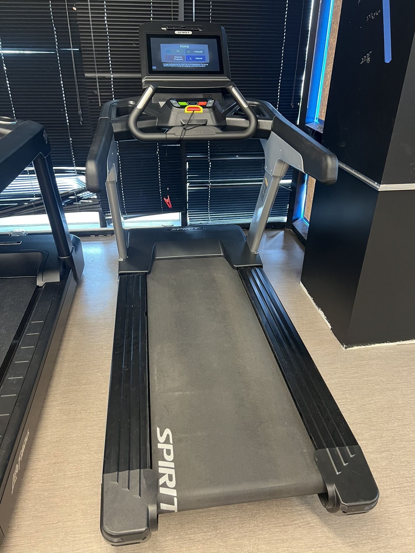 Spirit CT900 Commercial Treadmill 