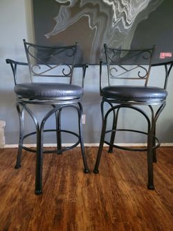 Set of 2 Swivel Bar Stools