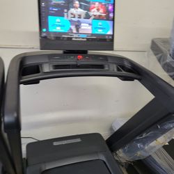 FULLERTON - 2025 model Nordictrack Commercial 2450Treadmill- 14mph max speed-1600$