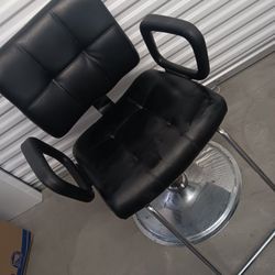 Puresana Salon Chair 250 Of Best Offer Hmu