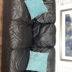 BLACK LEATHER COUCH